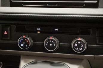 VOLKSWAGEN TRANSPORTER 2.0 TDI T30 Highline Panel Van 5dr Diesel DSG FWD LWB Euro 6 (s/