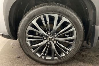 TOYOTA YARIS CROSS 1.5 VVT-h Dynamic SUV 5dr Petrol Hybrid E-CVT AWD Euro 6 (s/s) (