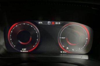 VOLVO XC40 1.5h T5 Recharge 10.7kWh Ultimate Dark SUV 5dr Petrol Plug-in Hy