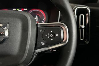 VOLVO XC40 1.5h T5 Recharge 10.7kWh Ultimate Dark SUV 5dr Petrol Plug-in Hy