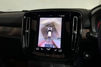 VOLVO XC40 1.5h T5 Recharge 10.7kWh Ultimate Dark SUV 5dr Petrol Plug-in Hy