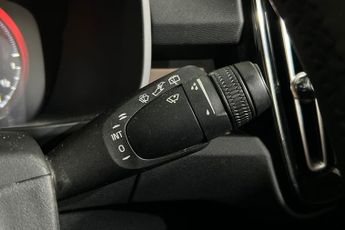 VOLVO XC40 1.5h T5 Recharge 10.7kWh Ultimate Dark SUV 5dr Petrol Plug-in Hy