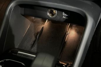 VOLVO XC40 1.5h T5 Recharge 10.7kWh Ultimate Dark SUV 5dr Petrol Plug-in Hy