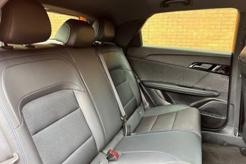 MG MG 4 64kWh Trophy Long Range Hatchback 5dr Electric Auto (203 ps)Rear