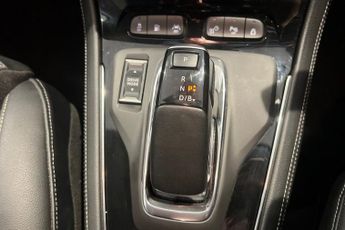 VAUXHALL GRANDLAND X 1.6 13.2kWh Business Edition Nav Premium SUV 5dr Petrol Plug-in 