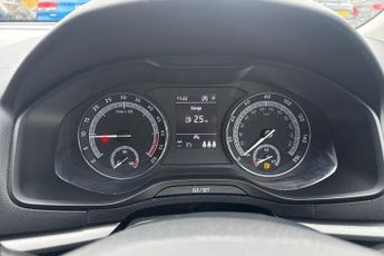SKODA KAROQ 1.6 TDI SE SUV 5dr Diesel DSG Euro 6 (s/s) (115 ps) Rear Parking