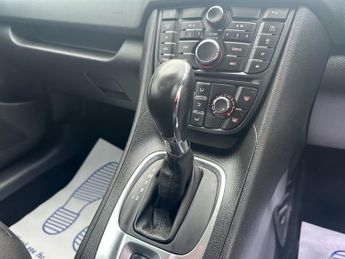 VAUXHALL MERIVA 1.4i Turbo Exclusiv MPV 5dr Petrol Auto Euro 6 (120 ps)