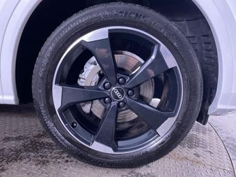 AUDI Q5 2.0 TFSI 45 Black Edition SUV 5dr Petrol S Tronic quattro Euro 6