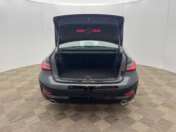 BMW 3 SERIES 2.0 330e 12kWh SE Pro Saloon 4dr Petrol Plug-in Hybrid Auto Euro