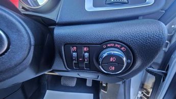 VAUXHALL ASTRA 2.0 CDTi Elite Hatchback 5dr Diesel Auto Euro 5 (165 ps)