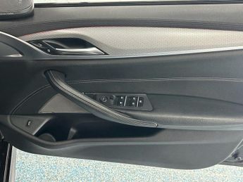 BMW 5 SERIES 2.0 520d M Sport Saloon 4dr Diesel Auto xDrive Euro 6 (s/s) (190