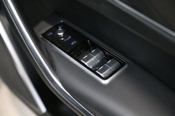 JAGUAR F-PACE 2.0 P250i S SUV 5dr Petrol Auto AWD Euro 6 (s/s) (250 ps)