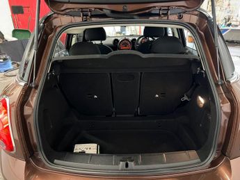 MINI COUNTRYMAN 2.0 Cooper SD SUV 5dr Diesel Auto ALL4 Euro 5 (143 ps)