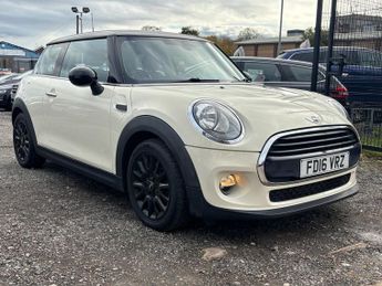 MINI Hatch 1.5 Cooper Hatchback 3 Door Petrol Manual White Euro 6 Low Tax