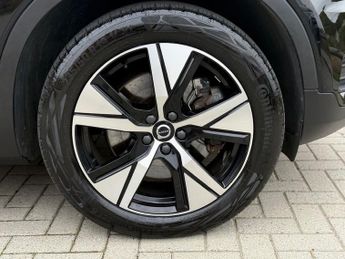 VOLVO XC40 Recharge Twin 78kWh SUV 5dr Electric Auto AWD (408 ps)
