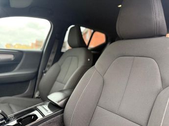 VOLVO XC40 Recharge Twin 78kWh SUV 5dr Electric Auto AWD (408 ps)