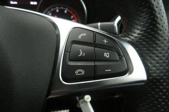 MERCEDES-BENZ GLA CLASS 1.6 GLA200 AMG Line SUV 5dr Petrol 7G-DCT Euro 6 (s/s) (156 ps)