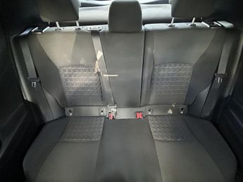 TOYOTA C-HR 1.8 VVT-h GPF Design SUV 5dr Petrol Hybrid CVT Euro 6 (s/s) (122