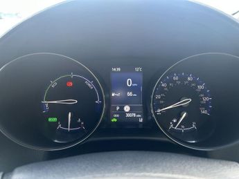 TOYOTA C-HR 1.8 VVT-h GPF Design SUV 5dr Petrol Hybrid CVT Euro 6 (s/s) (122