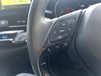 TOYOTA C-HR 1.8 VVT-h GPF Design SUV 5dr Petrol Hybrid CVT Euro 6 (s/s) (122