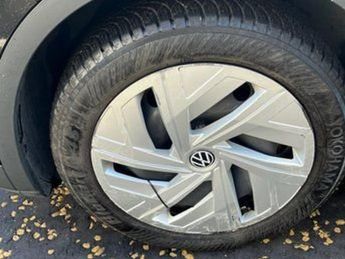 VOLKSWAGEN ID.4 Pro Performance 77kWh Life SUV 5dr Electric Auto (204 ps)