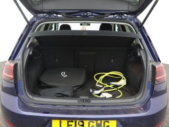 VOLKSWAGEN E-GOLF 35.8kWh e-Golf Hatchback 5dr Electric Auto (136 ps)