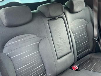 LAND ROVER DISCOVERY 4 3.0 SD V6 HSE SUV 5dr Diesel Auto 4WD Euro 5 (255 bhp)