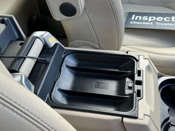 LAND ROVER DISCOVERY 4 3.0 SD V6 HSE SUV 5dr Diesel Auto 4WD Euro 5 (255 bhp)