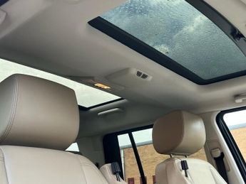 LAND ROVER DISCOVERY 4 3.0 SD V6 HSE SUV 5dr Diesel Auto 4WD Euro 5 (255 bhp)