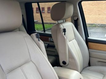 LAND ROVER DISCOVERY 4 3.0 SD V6 HSE SUV 5dr Diesel Auto 4WD Euro 5 (255 bhp)