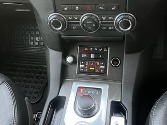 LAND ROVER DISCOVERY 4 3.0 SD V6 XS SUV 5dr Diesel Auto 4WD Euro 5 (255 bhp)