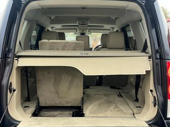 LAND ROVER DISCOVERY 4 3.0 SD V6 HSE SUV 5dr Diesel Auto 4WD Euro 5 (255 bhp)