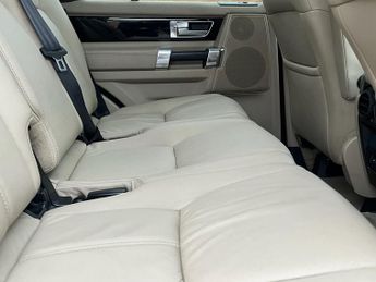 LAND ROVER DISCOVERY 4 3.0 SD V6 HSE SUV 5dr Diesel Auto 4WD Euro 5 (255 bhp)