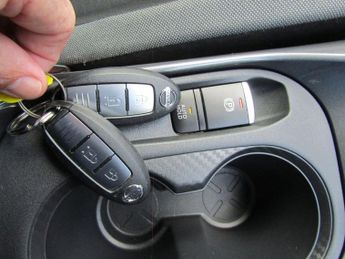 NISSAN JUKE 1.0 DIG-T N-Connecta SUV 5dr Petrol Automatic Auto Euro 6 (s/s) 