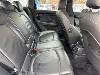 MINI COUNTRYMAN 1.5 7.6kWh Cooper SE SUV 5dr Petrol Plug-in Hybrid Auto ALL4 Eur