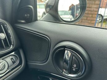 MINI COUNTRYMAN 1.5 7.6kWh Cooper SE SUV 5dr Petrol Plug-in Hybrid Auto ALL4 Eur