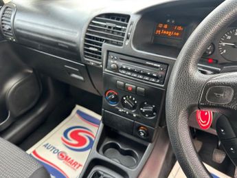 VAUXHALL ZAFIRA 1.6i 16v Life MPV 5dr Petrol Manual (180 g/km, 99 bhp)