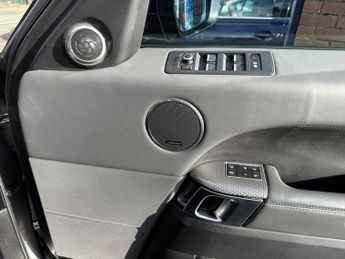 LAND ROVER RANGE ROVER SPORT 3.0 SD V6 Autobiography Dynamic SUV 5dr Diesel Auto 4WD Euro 5 (