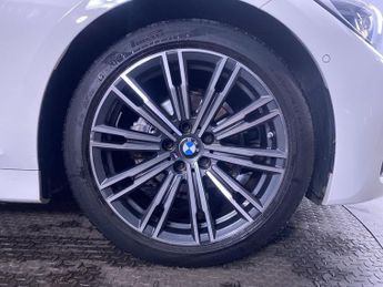 BMW 3 SERIES 2.0 318d MHT M Sport Touring 5dr Diesel Hybrid Auto Euro 6 (s/s)