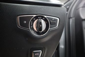 MERCEDES-BENZ E-CLASS 2.0 E220d AMG Line (Premium) Saloon 4dr Diesel G-Tronic+ 4MATIC 