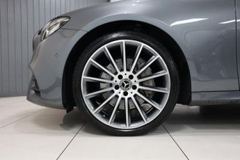 MERCEDES-BENZ E-CLASS 2.0 E220d AMG Line (Premium) Saloon 4dr Diesel G-Tronic+ 4MATIC 