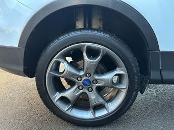 FORD KUGA 2.0 TDCi Titanium SUV 5dr Diesel Manual 2WD Euro 5 (140 ps)