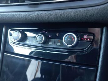 VAUXHALL GRANDLAND 1.5 Turbo D Ultimate SUV 5dr Diesel Auto Euro 6 (s/s) (130 ps)