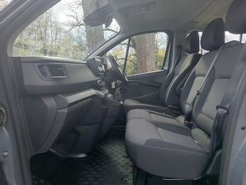 RENAULT TRAFIC 2.0 dCi SL28 Business Minibus 5dr Diesel EDC L1 H1 Euro 6 (s/s) 