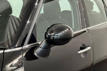 MINI COUNTRYMAN 1.5 7.6kWh Cooper SE Classic SUV 5dr Petrol Plug-in Hybrid Auto 