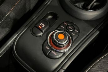 MINI COUNTRYMAN 1.5 7.6kWh Cooper SE Classic SUV 5dr Petrol Plug-in Hybrid Auto 