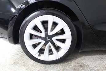 TESLA Model 3 (Dual Motor) Long Range Auto 4WDE 4dr