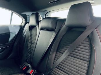 MERCEDES-BENZ A-CLASS 2.1 A200d AMG Line (Executive) Hatchback 5dr Diesel 7G-DCT Euro 