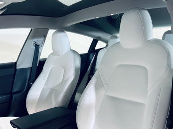 TESLA Model 3 Standard Range Plus Saloon 4dr Electric Auto RWD (241 bhp)