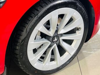 TESLA Model 3 Standard Range Plus Saloon 4dr Electric Auto RWD (241 bhp)
